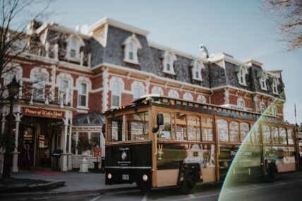 San Fransico-style trolley tour parked in front of the Prince of Wales Hotel in Niagara-on-the-Lake